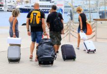 Gent per Formentera demana un descompte del 75 per cent en vols a la Península