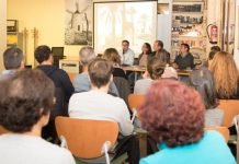 Los vecinos de La Mola se acercan a las reformas planteadas por el Consell