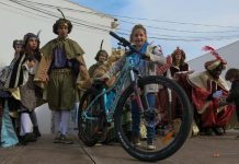 Bicicletas, puzzles y muñecas reinan en Sant Francesc