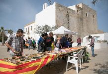 Formentera festeja Sant Jordi con libros y rosas Sant Jordi