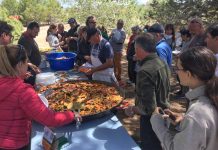 Paella en can Marroig, una tradición socialista por el 1 de mayo