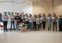 El Centro de Día festeja la Navidad a ritmo de villancicos y ball pagès