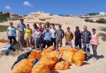 Cuatrocientos kilos de basura retirados entre cala Embaster y es Carnatge