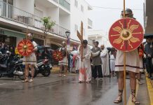 La persistente llovizna no consiguió empañar el Vía Crucis en Sant Francesc
