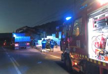 Un jove de 26 anys resulta ferit després de xocar contra un mur