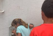 El Consell instala fuentes de agua en todas las escuelas públicas de la isla