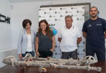 Hallados once sables del siglo XIX en aguas de Es Caló
