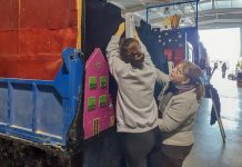 Asociación Reis Mags y voluntarios ultiman las carrozas reales