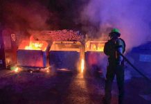 Sofocado el incendio de dos contenedores en las pistas de es Cap de Barbaria