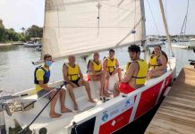 Los usuarios del Centro de Día disfrutan del curso de vela de verano
