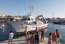 Procesión marinera y mucha música para las Festes del Carme de la Savina
