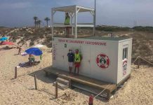 Dos nuevas casetas de vigilancia y atención para los socorristas de Formentera