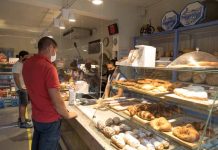 El Govern anima a consumir producto local y apostar por los comercios de proximidad en estas fechas festivas