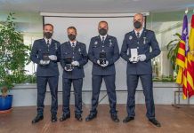 Cuatro policías locales de Formentera reciben un reconocimiento a su servicio