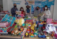 El PP de Formentera entrega a la «Associació Reis Mags» los juguetes recogidos en la campaña anual solidaria