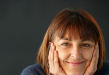 Maria Vila presenta su libro «El oficio del artista» en la Biblioteca Marià Villangómez