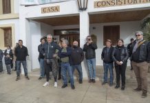 La asociación de chiringuitos de Formentera solicita al Consell el desistimiento del procedimiento para la adjudicación del contrato de explotación de los kioskos de playa