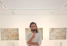 La apuesta personal de Juan González en “Diàleg del vent i la mar” Juan González en la Sala de Exposiciones