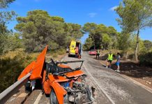 Dos personas graves tras un choque frontal en la carretera de Cala Saona Choque frontal carretera Cala Saona