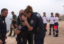 Localizado sin vida el hombre que cayó por el acantilado de la Mola Efectivos desplegados en la zona del accidente