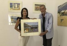 El pintor Robert P. Hawkins dona quatre obres al Consell de Formentera