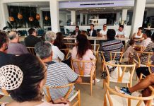 Prohens pide a Armengol que defienda a los ciudadanos de Formentera de los efectos del nuevo reglamento de Costas Reunón PP y afectados por la Ley de Costas