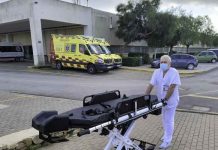 El Área de Salud incorpora una camilla de última generación para el traslado de pacientes en helicóptero desde Formentera