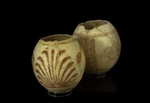 Formentera inaugura la exposición temporal “Principio vital: Cáscaras de huevo de avestruz púnicas”