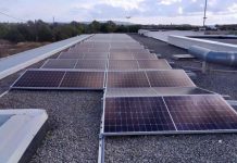 El Consell busca voluntarios para instalar contadores de energía y formar dos comunidades energéticas Placas fotovoltaicas en el campo de fútbol