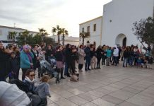 Música y manifiesto reivindicativo en la celebración del 8M en Formentera La plaza de la Constitución acogió el acto del 8M en Formentera