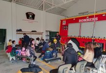 Los bomberos desarrollan trabajos de prevención de situaciones de emergencia en los centros escolares de Formentera Visita Parc Bombers Prevenció Escoles