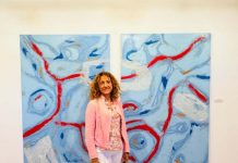 Carmen Liberal Siso presenta “Mediterránea, ser i esdevenir” en la Sala de Exposiciones “Ajuntament Vell” Carmen Liberal con una de sus obras