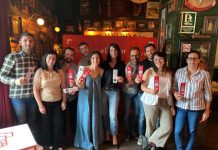 Els socialistes de Formentera presenten el seu programa electoral davant el jovent de l’illa Ana Juan y sus compañeros de lista en la reunión con jóvenes de la isla