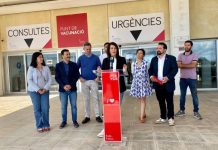 El ministro Miñones promete atender las demandas de Formentera en materia de sanidad Visita ministro Sanidad a campaña PSOE