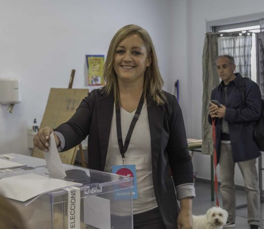 Alejandra Ferrer comunica a la asamblea de Gent per Formentera que no se presentará en las primarias