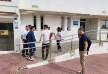 Primera toma de contacto entre equipo de gobierno y trabajadores del Consell Insular El nuevo equipo de gobierno en su recorrido por las oficinas del Consell Insular