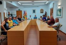 El conseller del Mar y del Ciclo del Agua se compromete en Formentera a agilizar los trámites de Costas Imagen de la reunión celebrada ayer por la tarde en Formentera
