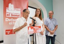 Juanjo Ferrer y Neus Massanet se comprometen a reclamar en el Senado políticas de vivienda para Formentera Isidor Torres en el acto celebrado en Formentera con los candidatos al Senado