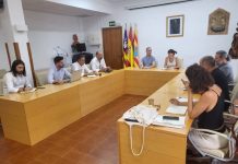 El Consell Insular de Formentera presenta a la empresa Prezero el acta de inicio de la nueva contrata de residuos Reunión con el equipo de la empresa Prezero