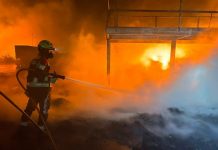 Incendio en la zona de compost y triturado vegetal del vertedero Incendio vertedero