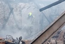 Un detenido por el incendio del restaurante A mi manera El incendio se ha dado por sofocado a las 13.00 horas