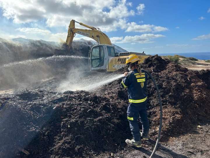 Incendio vertedero es Cap