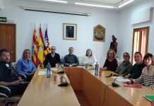Consell Insular de Formentera y sindicatos acuerdan mejoras para los bomberos de la isla Reunión representantes Consell y delegados sindicales