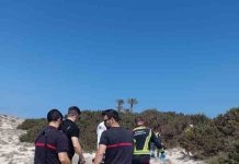 Los bomberos asisten a una mujer tras una caída en un área rocosa Rescate mujer accidentada en ses Illetes