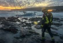 Rescatado con síntomas de hipotermia después de que su velero encallara en es Caló Barco encallado es Caló