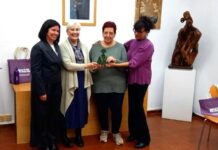 Espai Dones recibe el reconocimiento Meninas 2024 Entrega del premio MENINAS 2024 a Espai Dones