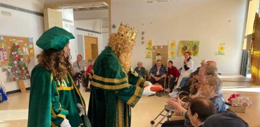 Los Reyes Magos visitan la Residencia de Mayores y el Centro de Día de Formentera Los Reyes Magos han visitado el Centro de Día y la Residencia de Mayores de Formentera