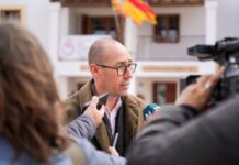 El Consell de Formentera reitera su oposición a las bases del concurso para la gestión del puerto de la Savina y presenta propuestas de mejora Óscar Portas
