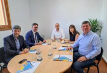 El Govern y el Consell de Formentera se alían para frenar la salinización del agua en la red de saneamiento Momento de la reunión celebrada esta mañana en el Consell de Formentera