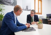 El presidente del Consell de Formentera, Óscar Portas, mantiene un encuentro con el cónsul de Bélgica en Barcelona en una primera toma de contacto